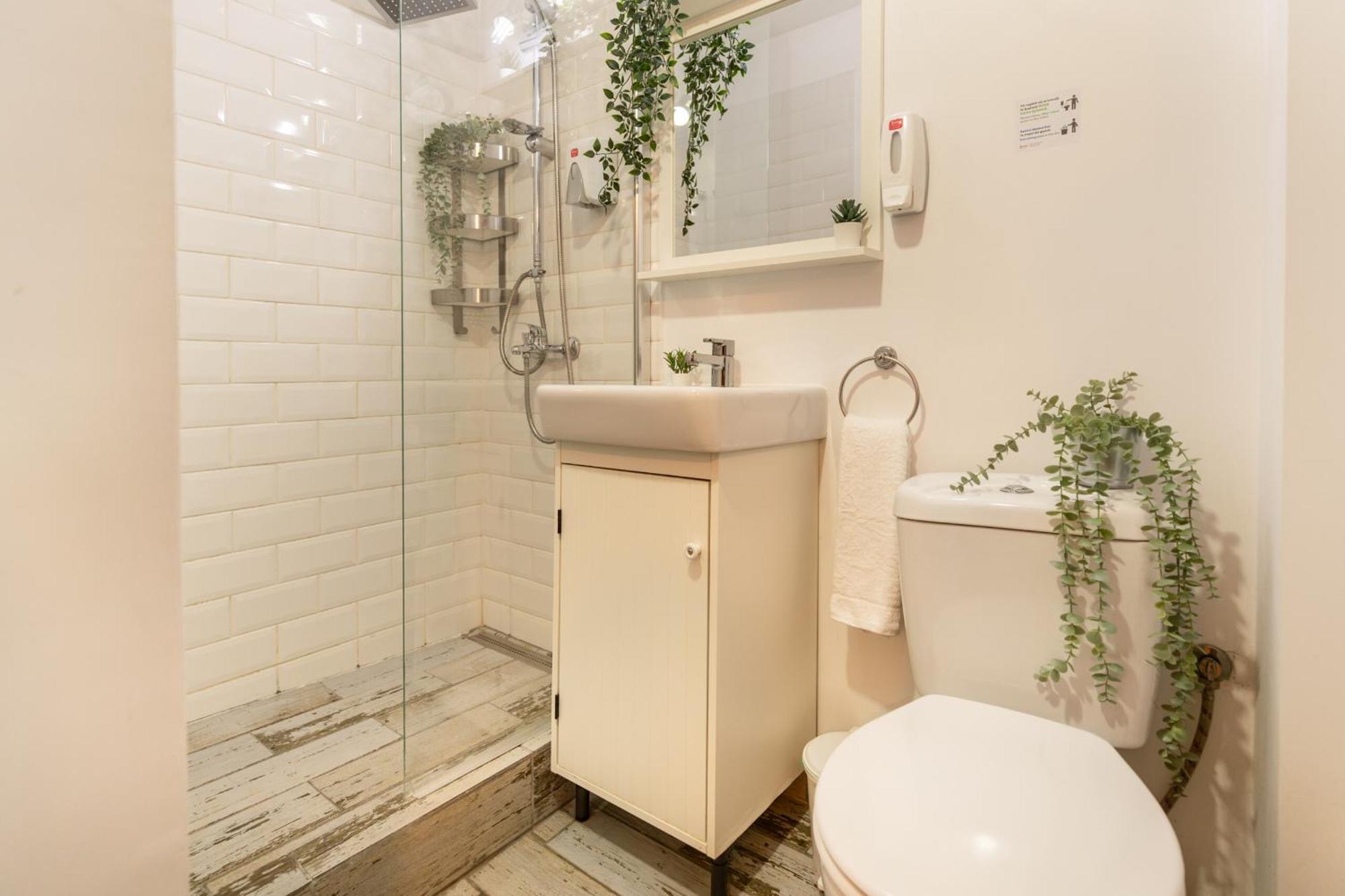 2Br Apartment At Piata Natiunilor Unite: Perfect For City Center Stays Bukarest Exterior foto