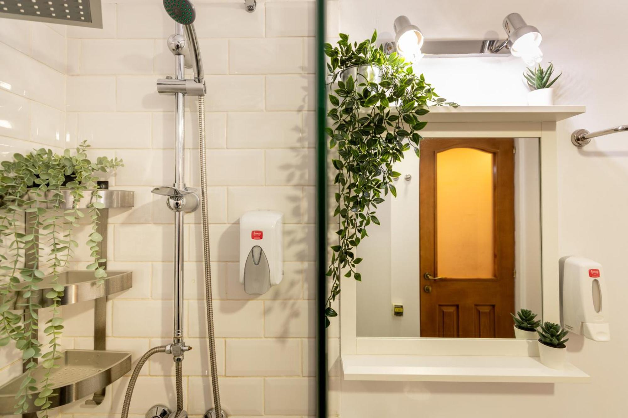 2Br Apartment At Piata Natiunilor Unite: Perfect For City Center Stays Bukarest Exterior foto