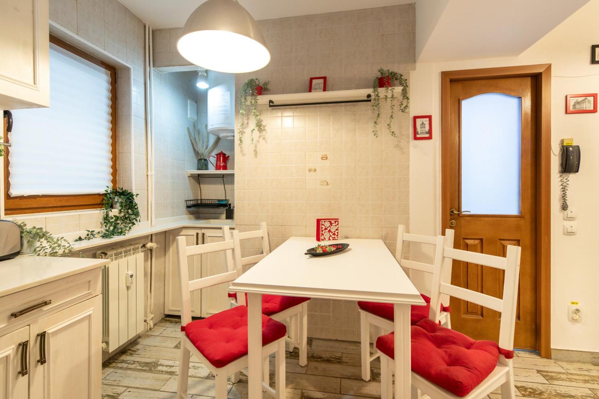 2Br Apartment At Piata Natiunilor Unite: Perfect For City Center Stays Bukarest Exterior foto